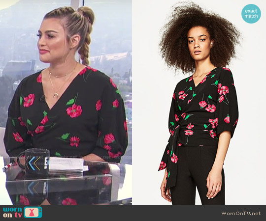 Zara Floral Print Crossover Top worn by Carissa Loethen Culiner on E! News