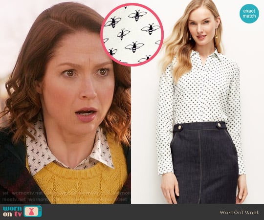 Ann Taylor Bumble Bee Silk Perfect Shirt worn by Kimmy Schmidt (Ellie Kemper) on Unbreakable Kimmy Schmidt