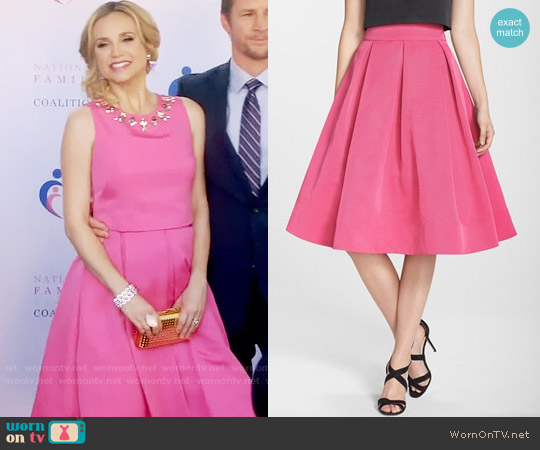Eliza J Pleated Faille Midi Skirt worn by Heather Flynn-Kellogg (Fiona Gubelmann) on Daytime Divas