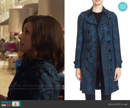 Burberry Sandringham Snake Print Silk Trench Coat worn by Selina Meyer (Julia Louis-Dreyfus) on Veep
