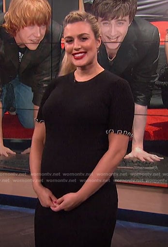 Carissa’s black short sleeved dress on E! News