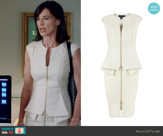 Ted Baker Jamthun Dress in White worn by Nina Devon (Perrey Reeves) on Famous in Love