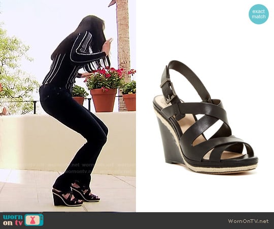 Vince Camuto Maben Wedge worn by Quinn Fuller (Rena Sofer) on The Bold and the Beautiful