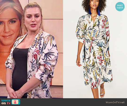 Zara Long Printed Kimono worn by Carissa Loethen Culiner on E! News