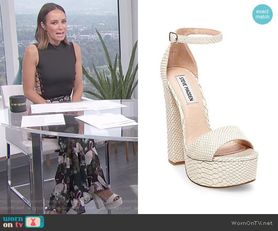 Steve Madden Gonzo-S Sandals worn by Catt Sadler on E! News