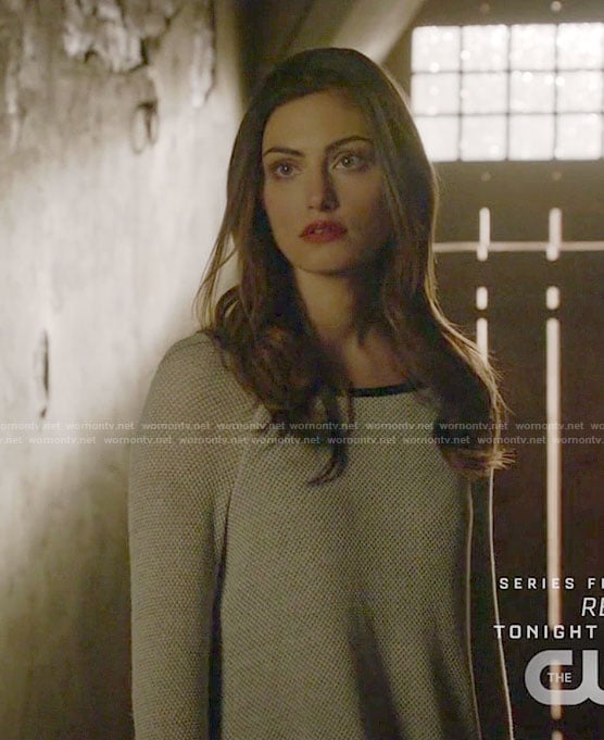 Hayley’s grey layered sweater on The Originals