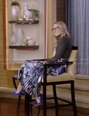 Kelly’s metallic pleated dress on LIVE with Kelly