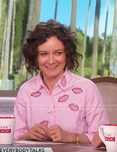 Sara’s red striped lip shirt on The Talk