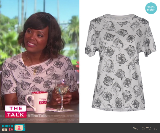 Saint Laurent Tiger print t-shirt worn by Aisha Tyler on The Talk