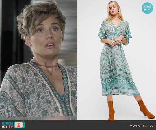 Spell Kombi Folk Dress in Sage worn by Scarlett O'Connor (Clare Bowen) on Nashville