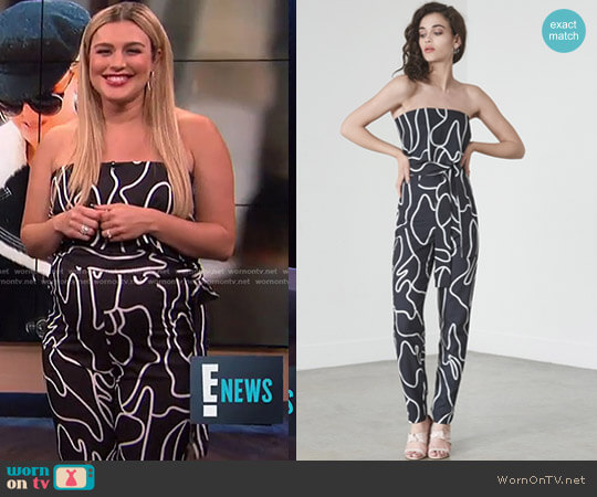 Lavish Alice Squiggle Print Strapless Jumpsuit worn by Carissa Loethen Culiner on E! News