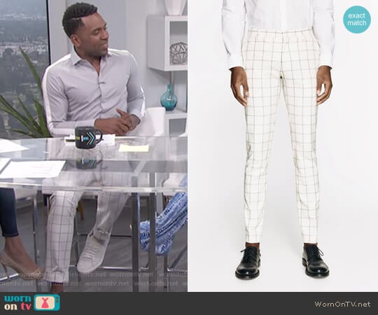 Zara Checked Light Grey Suit Trousers worn by Justin Sylvester on E! News