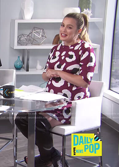 Carissa’s burgundy leopard print maternity dress on E! News Daily Pop