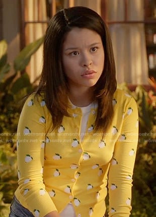 Mariana’s yellow lemon print cardigan on The Fosters