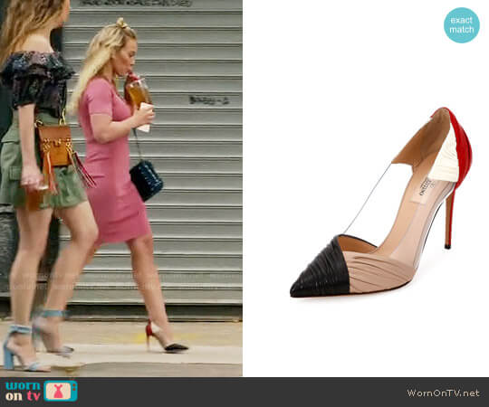 Valentino Garavani B-Drape Leather 100mm Pump worn by Kelsey Peters (Hilary Duff) on Younger