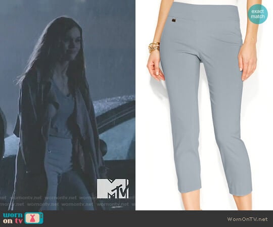 Alfani Petite Tummy-Control Pull-On Capri Pants worn by Lydia Martin (Holland Roden) on Teen Wolf