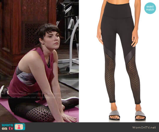 Beyond Yoga Perfect Angles Leggings worn by Tessa Porter (Cait Fairbanks) on The Young and the Restless