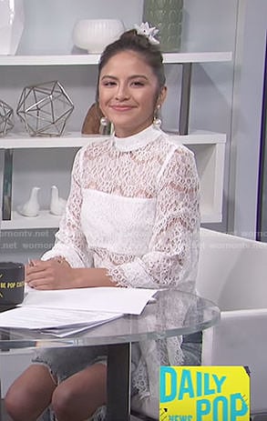 Erin’s white lace top on E! News Daily Pop