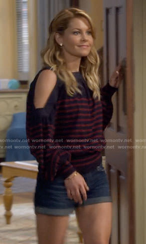 DJ’s navy striped cold-shoulder top and denim shorts on Fuller House