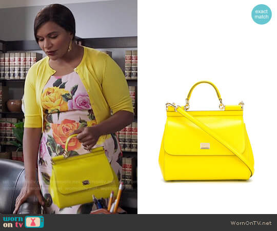 Dolce & Gabbana Medium Sicily Shoulder Bag worn by Mindy Lahiri (Mindy Kaling) on The Mindy Project
