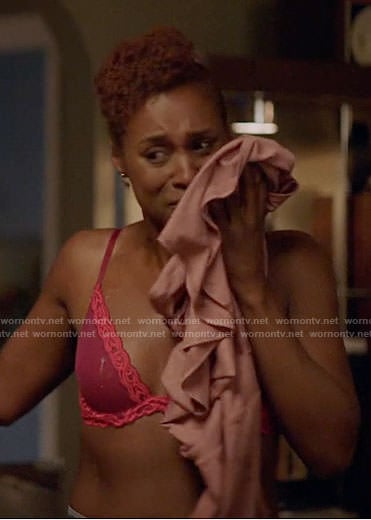 Issa’s purple bra with pink lace trim on Insecure