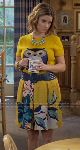 Kimmy’s yellow owl top on Fuller House