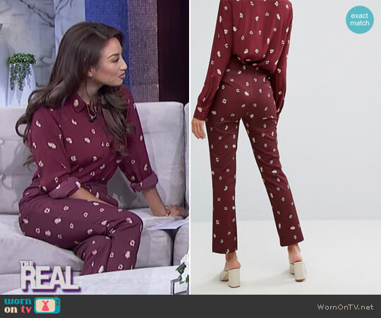 Gestuz Flower Print Pants worn by Jeannie Mai on The Real