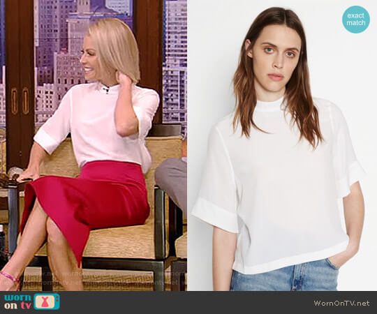 Equipment Benton Top worn by Kelly Ripa on Live with Kelly and Mark