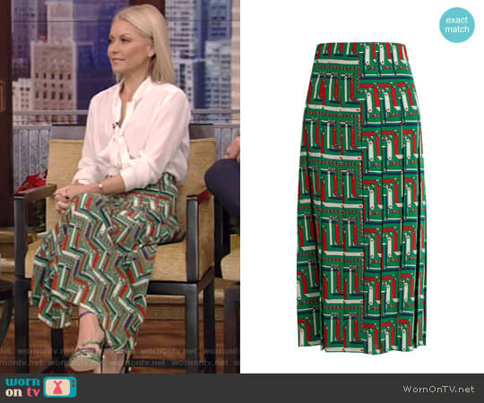 Gucci Chain-Print Pleated Silk Skirt worn by Kelly Ripa on Live with Kelly and Mark