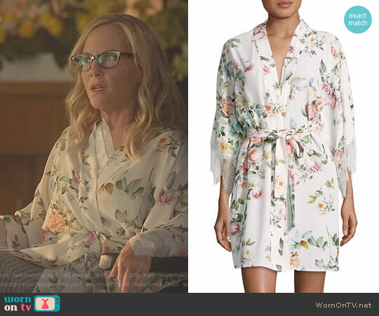 Flora Nikrooz Lace-Trimmed Floral Robe worn by Linda Martin (Rachael Harris) on Lucifer