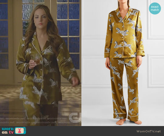 Olivia Von Halle Lila Mona Printed Pajama Set worn by Fallon Carrington (Elizabeth Gillies) on Dynasty