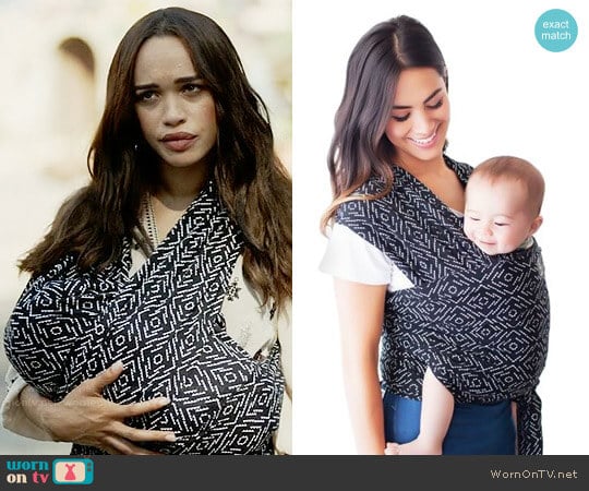Petunia Pickle Bottom for Moby Wrap Baby Carrier in Strolling in Salvador worn by Erica Dundee (Cleopatra Coleman) on Last Man On Earth