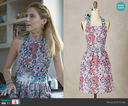 Addia Apron from Anthropologie worn by Stephanie 'Stevie' McCord (Wallis Currie-Wood) on Madam Secretary