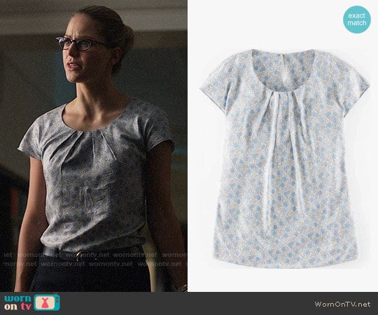 Boden Ravello Top in Frosty Blue Scribble Spot worn by Kara Danvers (Melissa Benoist) on Supergirl