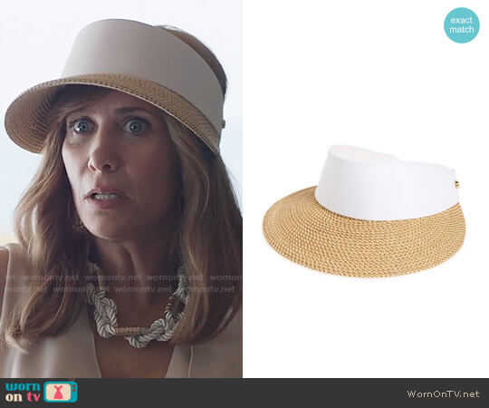 Eric Javits Squishee® Champ Custom Fit Visor in Peanut/ White worn by Pamela Brinton (Kristen Wiig) on Last Man On Earth