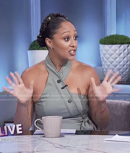 Tamera’s green halter neck buttoned dress on The Real
