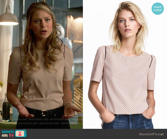H&M Woven Top in Powder Pink / Patterned worn by Kara Danvers (Melissa Benoist) on Supergirl