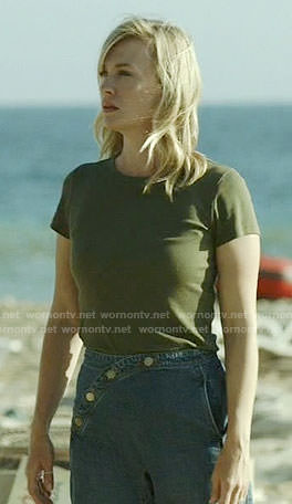 Melissa’s green tee on Last Man on Earth
