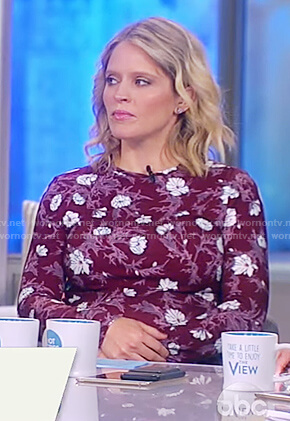 Sara’s purple floral print long sleeve jersey dress on The View