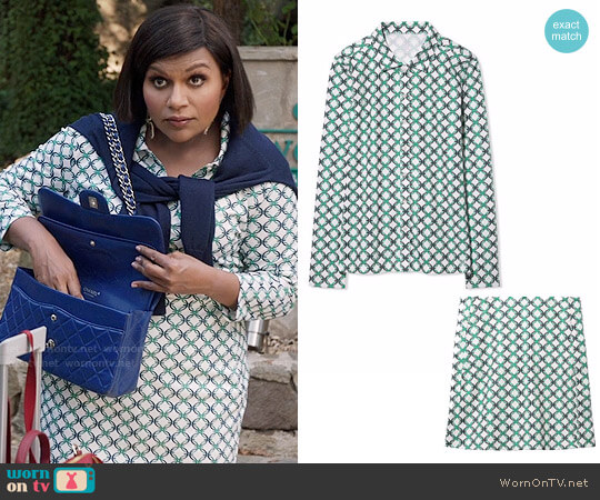 Tory Sport Printed Golf Shirt worn by Mindy Lahiri (Mindy Kaling) on The Mindy Project