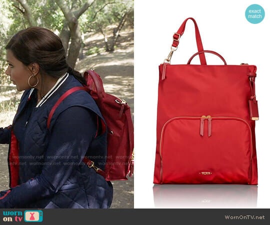 Tumi Voyageur Jackie Convertible Bag worn by Mindy Lahiri (Mindy Kaling) on The Mindy Project
