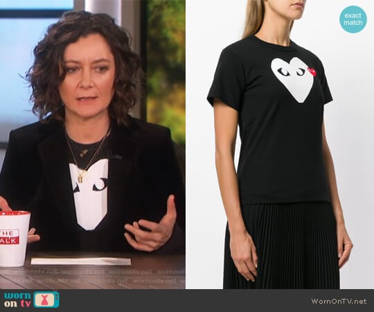 Comme Des Garcons PLAY Logo Print T-Shirt worn by Sara Gilbert on The Talk