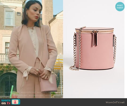 Cuero & Mor Perla Chain Bag worn by Cristal Flores (Nathalie Kelley) on Dynasty