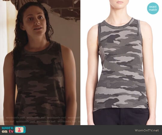 Current Elliott Sleeveless Camo Muscle Tee worn by Fiona Gallagher (Emmy Rossum) on Shameless