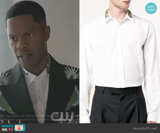 Gucci Duke shirt with tiger worn by Jeff Colby (Sam Adegoke) on Dynasty