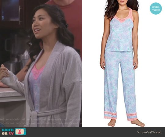 Honeydew Lazy Sunday PJ Set worn by Eve Roberts (Liza Lapira) on 9JKL