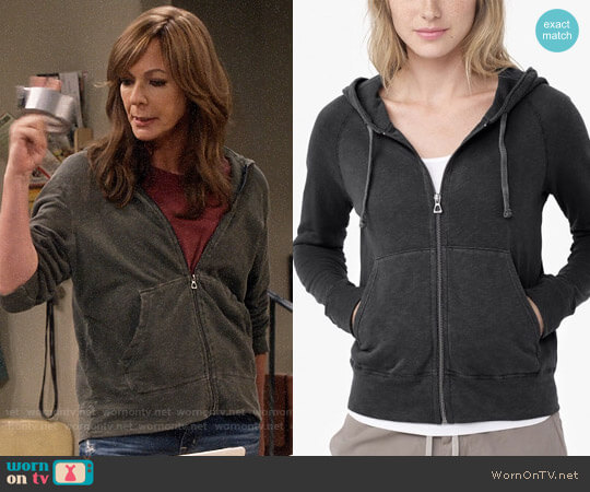 James Perse Vintage Hoodie worn by Bonnie Plunkett (Allison Janney) on Mom