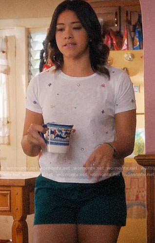 Jane’s white flower embellished tee on Jane the Virgin