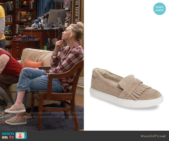 Kenneth Cole New York Kobe Sneaker worn by Penny Hofstadter (Kaley Cuoco) on The Big Bang Theory