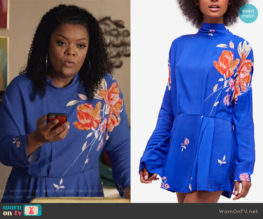 Free People Gemma Printed Mock-Neck Tunic worn by Dina Rose (Yvette Nicole Brown) on The Mayor